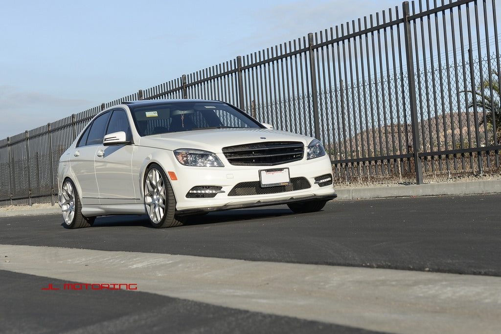 Mercedes Benz W204 Carbon Fiber Front Grille