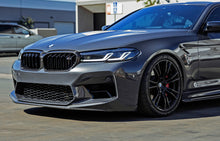 Load image into Gallery viewer, BMW F90 M5 Facelift Carbon Fiber Front Grilles
