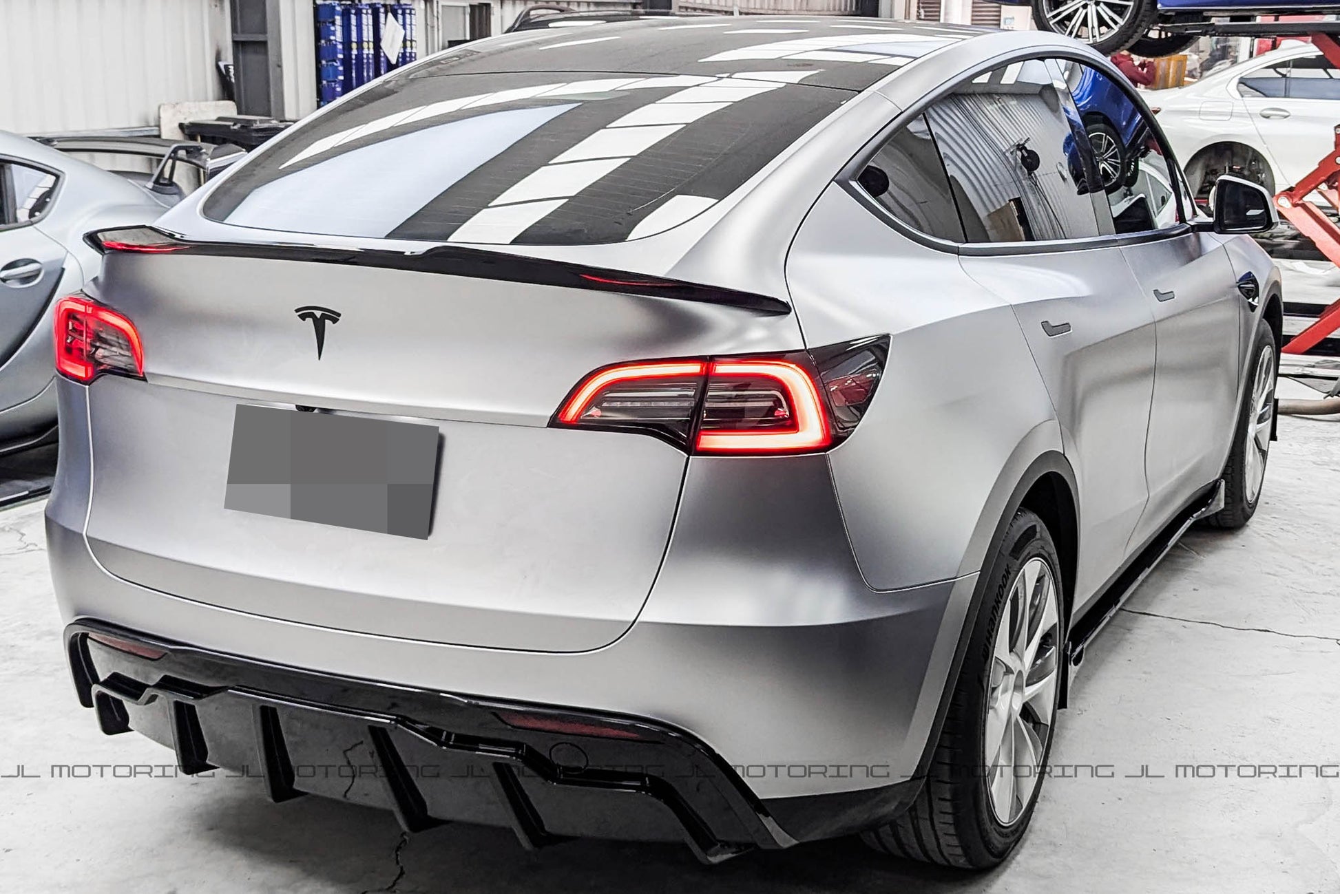 Tesla Model Y Side Skirts