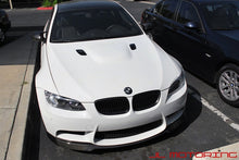 Load image into Gallery viewer, BMW E90 E92 E93 M3 Carbon Fiber Hood Vents
