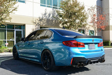 Load image into Gallery viewer, BMW G30 F90 M5 Performance Carbon Fiber Side Skirts
