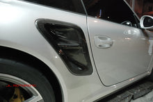Load image into Gallery viewer, Porsche 997 Turbo Carbon Fiber Side Vents
