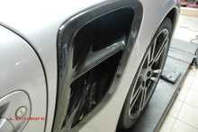 Load image into Gallery viewer, Porsche 997 Turbo Carbon Fiber Side Vents
